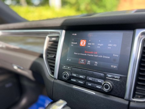 Porsche Macan 3.0 Macan S D Semi-Auto 4WD 5dr 29