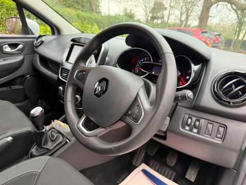 Renault Clio 0.9 TCe Iconic Euro 6 (s/s) 5dr 44