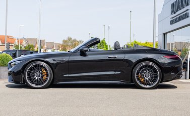 Mercedes-Benz SL Class SL63 AMG PERFORMANCE 3