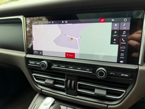 Porsche Macan PDK 70