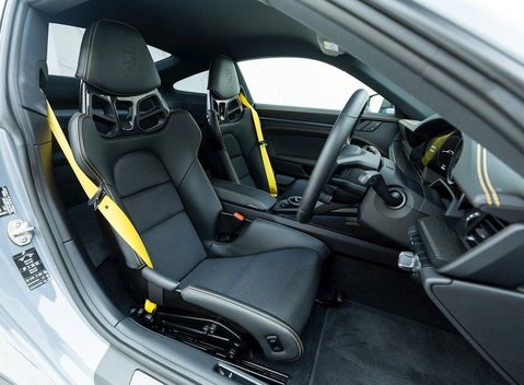 Porsche 911 (992) GT3 Touring 10