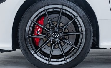 Toyota Yaris GR-Y CIRCUIT 13