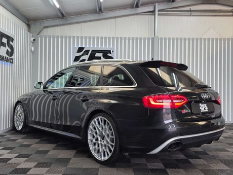 Audi RS4 4.2 FSI V8 Estate 5dr Petrol S Tronic quattro Euro 5 (450 ps) 4