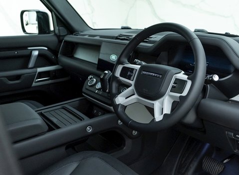 Land Rover Defender 110 D300 Hard Top X-Dynamic HSE 8