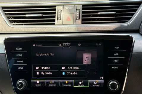Skoda Superb SE TECHNOLOGY IV DSG - 11 SERVICES AT SKODA -HYBRID AUTOMATIC ESTATE 54