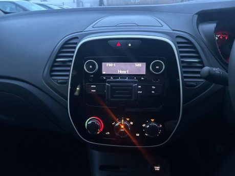 Renault Captur PLAY TCE 9