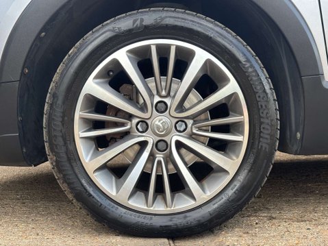 Vauxhall Crossland X 1.2 Crossland X SRi Nav T 5dr 32