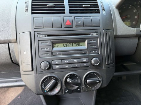 Volkswagen Polo 1.4 Polo S 75 5dr 12