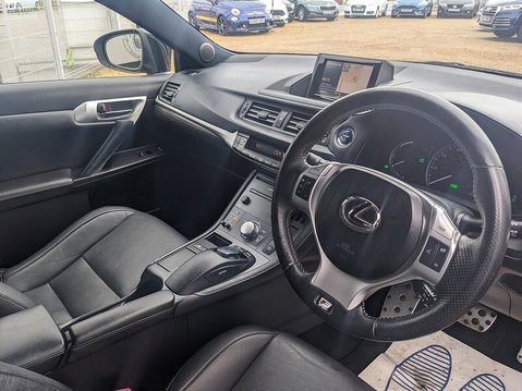 Lexus CT 200H F SPORT 11