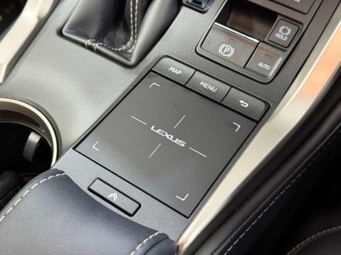 Lexus NX 2.5 300h Luxury SUV 5dr Petrol Hybrid E-CVT 4WD Euro 6 (s/s) (197 ps) 41