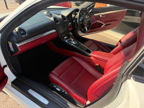 Porsche 718 CAYMAN S PDK 32