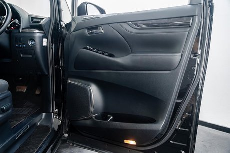 Toyota Alphard 2.5 MPV 2.5 SUV Automatic Petrol 31