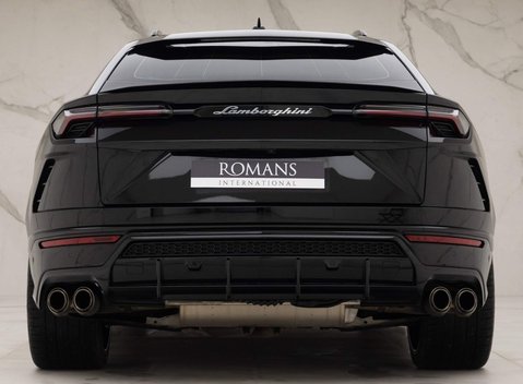 Lamborghini Urus V8 24