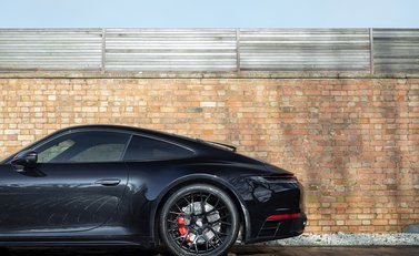 Porsche 911 Carrera 4S (992) 24