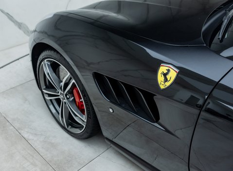 Ferrari GTC4 Lusso V12 34