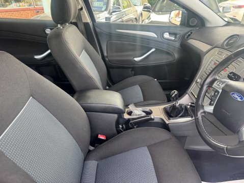 Ford Mondeo 2.0 TDCi Zetec 5dr 22
