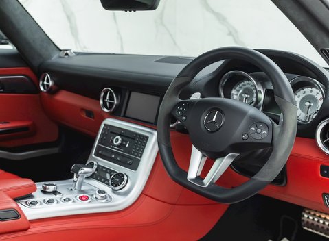 Mercedes-Benz SLS AMG 11