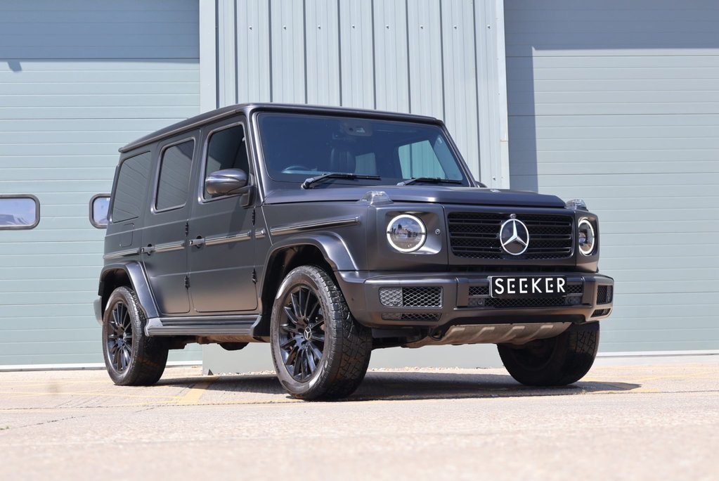 Mercedes-Benz G Series 2109 G 350 D 4MATIC AMG LINE PREMIUM MATT BLACK WRAPP 3