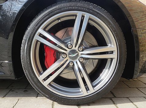 Aston Martin V8 Vantage N400 Roadster 9