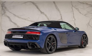 Audi R8 V10 Performance Carbon Black Spyder 22