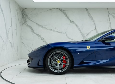 Ferrari 812 Superfast 34
