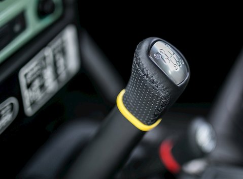 Land Rover Defender 110 Heritage 19