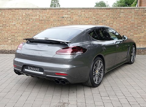 Porsche Panamera Turbo S 12