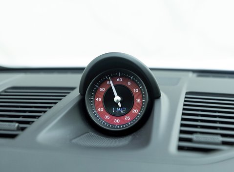 Porsche 911 (992) Carrera 4 GTS 17