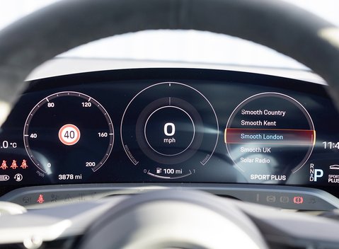 Porsche Taycan Turbo S 18