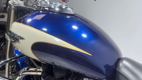 Triumph Bonneville 2008 7K EXCELLENT CONDITION CRUISER LOW RIDER 865CC 19