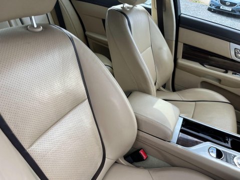 Jaguar XF 2.2d Portfolio Auto Euro 5 (s/s) 4dr 49