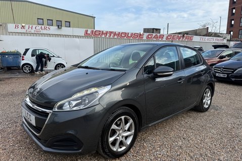 Peugeot 208 PURETECH ACTIVE.. 6 SERVICES.. 1 PREVIOUS KEEPER.. £20 ROAD TAX  4