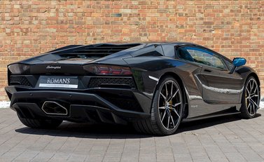 Lamborghini Aventador S LP740-4 10