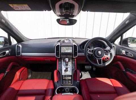 Porsche Cayenne Turbo 18