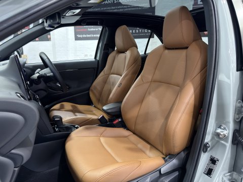 Toyota Yaris Cross PREMIERE EDITION 39