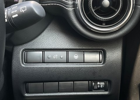Nissan Juke TEKNA 25