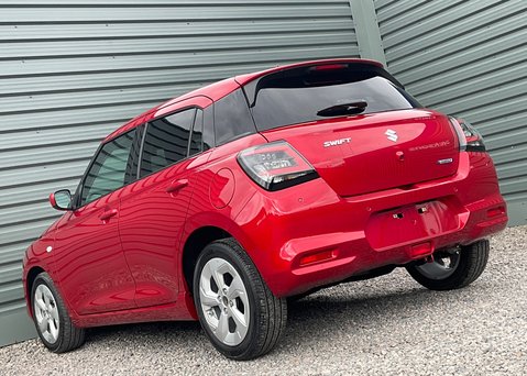 Suzuki Swift Motion 1.2 Mild Hybrid CVT 10