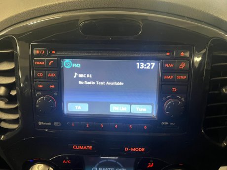 Nissan Juke 1.6 Acenta Premium Euro 5 (s/s) 5dr 23