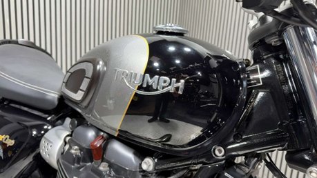 Triumph Street 900 2018 ONLY 7K LONG MOT MODERN RETRO 900CC 15