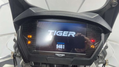 Triumph Tiger XRT 2019 ONLY 9K SERVICE HISTORY MOT VERY CLEAN 800CC 38