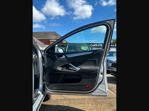 Ford Mondeo 2.0 TDCi Titanium Euro 5 5dr 23