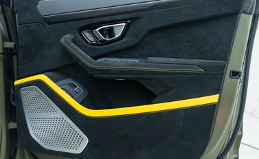 Lamborghini Urus Performante 26