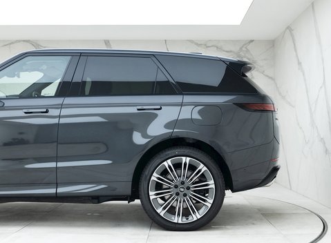 Land Rover Range Rover Sport P440e Dynamic SE 25