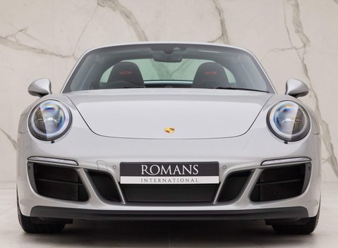 Porsche 911 Targa 4 GTS (991.2) 18