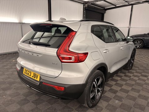 Volvo XC40 2.0 B3 MHEV Plus Dark DCT Auto Euro 6 (s/s) 5dr 59
