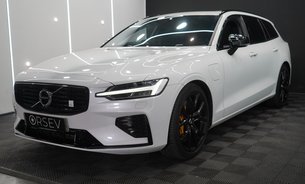 Volvo V60 RECHARGE T8 POLESTAR ENGINEERED AWD FSH Pano Sunroof Pilot Assist HUD +++ 3