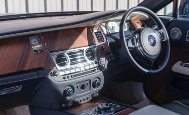Rolls-Royce Dawn 18