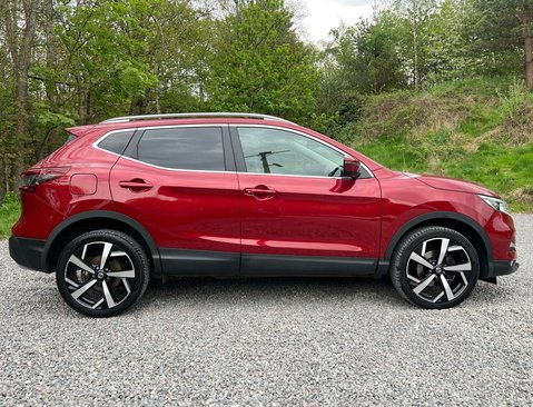 Nissan Qashqai 1.3 Qashqai N-Motion DiG-T 5dr 3