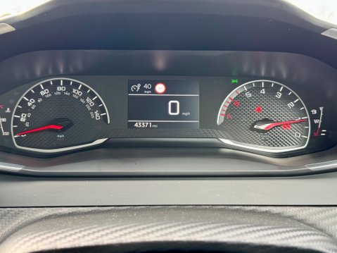 Peugeot 208 PURETECH ALLURE S/S 27