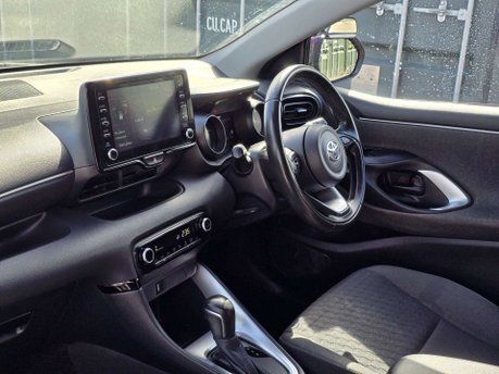 Toyota Yaris 1.5 VVT-h Design Hatchback 5dr Petrol Hybrid E-CVT Euro 6 (s/s) (116 ps) 22